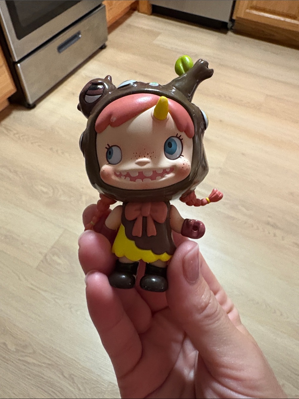 POLAR Popmart Cute Girl Season 1 OOPS Figurine